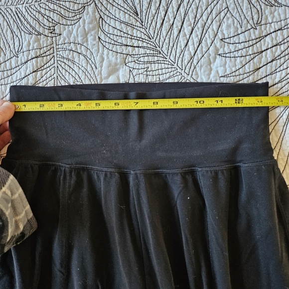 VGUC Athleta Salutation Jogger in Powervita Small Black - Picture 11 of 14